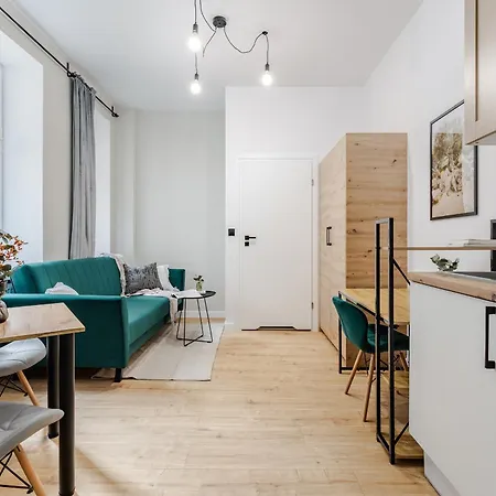 Lazarz Mini * Poznaň